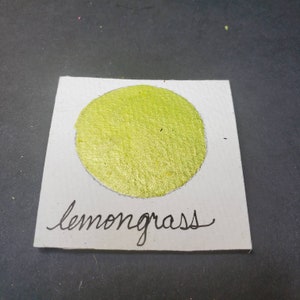 Citronnelle, métallisé, chatoyant, peinture à l’aquarelle faite à la main pour la peinture, les techniques mixtes et le scrapbooking sur papier, et l’estampage.
