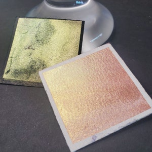 Anemone di mare, pittura ad acquerello metallica, scintillante, fatta a mano per pittura, tecnica mista e scrapbooking su carta e stampaggio.
