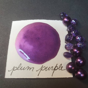 Pittura ad acquerello viola prugna, metallica, scintillante, fatta a mano per pittura, tecnica mista, scrapbooking su carta e stampaggio.