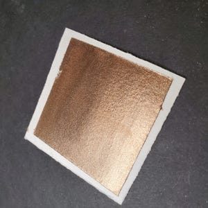 Avvento 2024 n. 21, un marrone cioccolato intenso, metallizzato, scintillante, pittura ad acquerello fatta a mano per pittura, tecniche miste e scrapbooking su carta