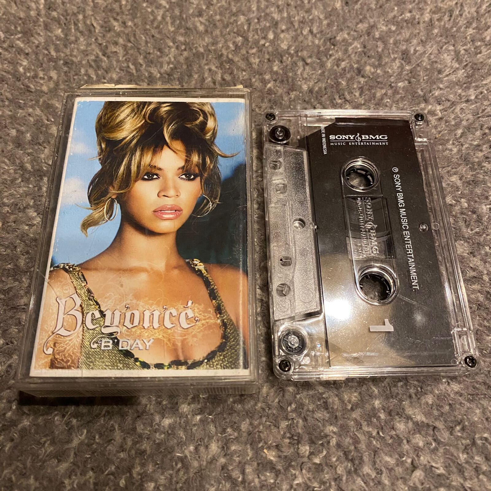 その他 Cassette Bz Lady-go-round / Love &amp; Chain B10T515 BMG /00110 Cassette Bz Lady-go-round / Love & Chain B10T515 BMG /00110 【公式