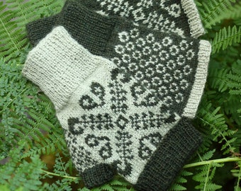 Fair Isle, knitting, knitted, stranded, mitts, fingerless, Scottish, colorwork, fingering, Palette, Knit Picks, quick, cuffed, mittens