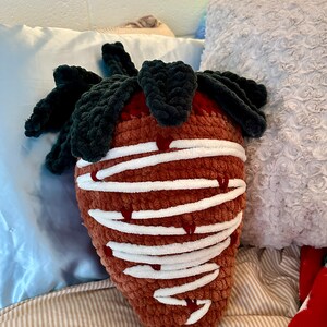 Chocolate Covered Strawberry | Crochet | Plushie