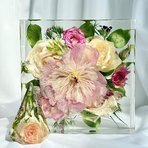 Wedding bouquet preservation in flower resin block Wedding keepsake flowers in resin Wedding flower preservation Wedding memento UK DEPOSIT