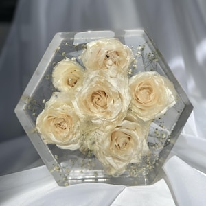 Wedding flower preservation Resin bouquet preservation Bespoke wedding floral preservation Wedding keepsake Save the date UK DEPOSIT