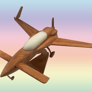 Rutan VariEze.  Mahogany Model Handcrafted