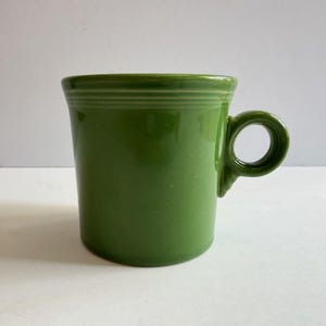 Taza de cerámica estilo Art Déco de Fiesta Shamrock verde con asa de anillo / Taza de cerámica estilo Art Déco de Homer Laughlin