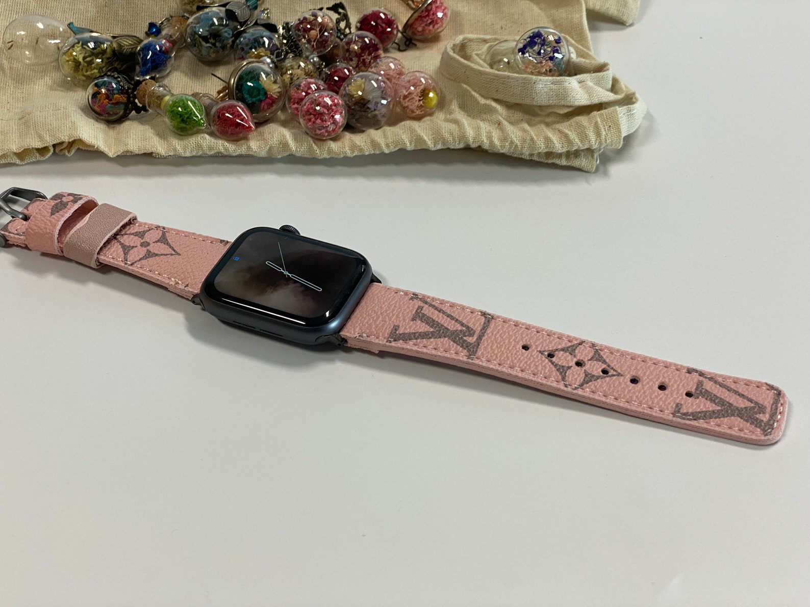 lv apple watch