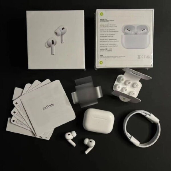 apple airpods pro ( 2nd generation ) with magsafe wireless charging case & white