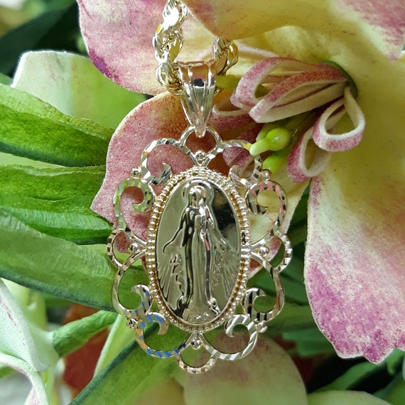 Miraculous Medal Necklace 10 Kt Gold 