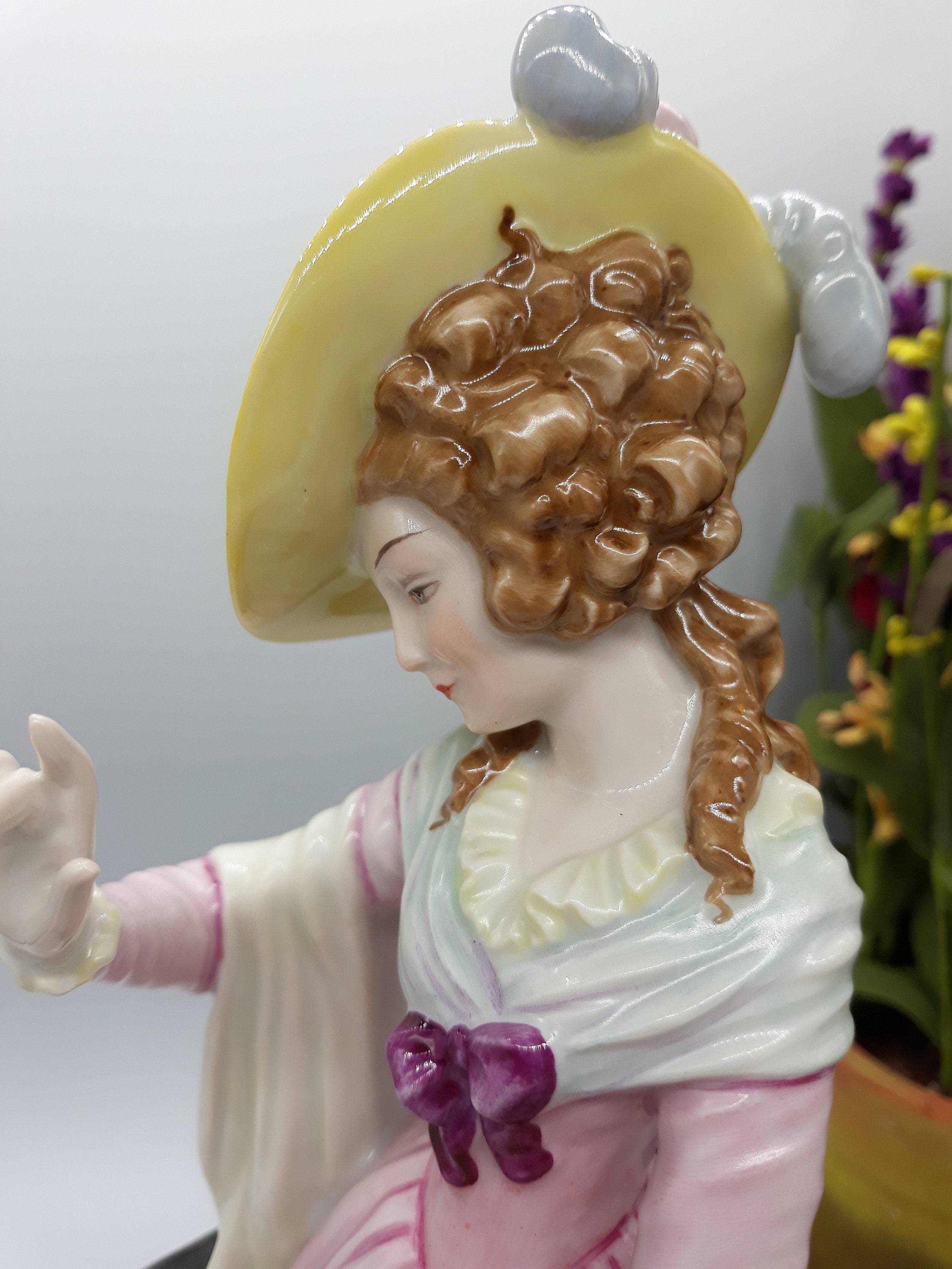 超希少なイタリア製 Lady with Borzoi（ボルゾイを連れた貴婦人） il_fullxfull.3685276011_sqwa.jpg