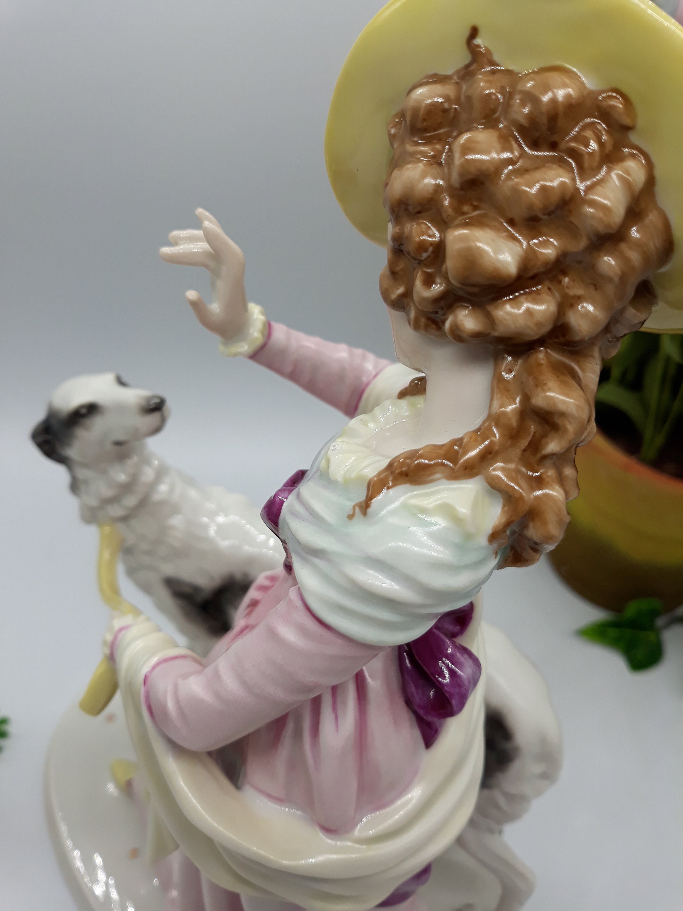 超希少なイタリア製 Lady with Borzoi（ボルゾイを連れた貴婦人） il_fullxfull.3685275199_6g7g.jpg