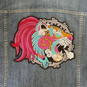 Grote Jaguar Warrior-patch of appliqué naaien Geborduurde afwerkingen Pre-Spaanse Azteekse Maya-stijl etnische gevederde Mexicaanse hoofdgod