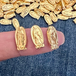 28 piezas de cuentas de la Virgen María, Virgen de Guadalupe, mini conectores espaciadores, suministros de joyería religiosa, color metal dorado, pieza de rosario católico