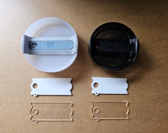 スタンレー卸売アクリルネームプレート（ストローチャーム付き）、40オンス クエンチャー H2.0 タンブラー アクリルブランク、カスタムタグトッパー、昇華ダングル、バルク