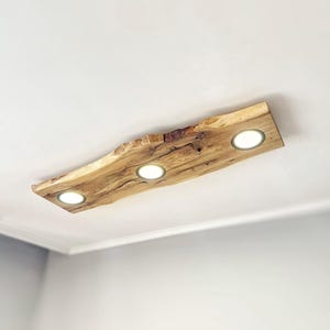 Lámpara de techo de madera hecha a mano, luces LED, base de madera, lámpara colgante de mediados de siglo, borde natural, lámpara colgante, lámpara de madera, candelabro de madera de roble