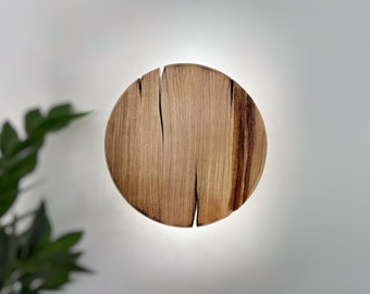 Prise en bois faite à la main dans une applique murale ou avec interrupteur, lampe de chevet murale de taille personnalisée, éclairage d'applique, abat-jour, appliques murales en chêne en bois