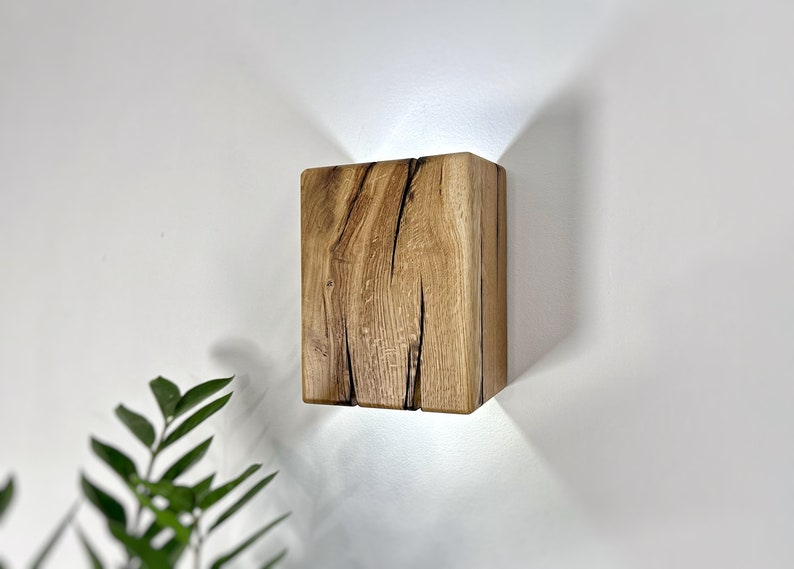 Enchufe de madera hecho a mano en aplique de pared o con interruptor, lámpara de noche de pared de tamaño personalizado, iluminación de aplique, pantallas de lámparas, luces de pared de roble de madera imagen 9
