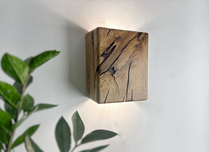 Enchufe de madera hecho a mano en aplique de lámpara de pared o con interruptor, lámpara de noche de pared de tamaño personalizado, iluminación de aplique, pantallas de lámparas, luces de pared de madera imagen 1