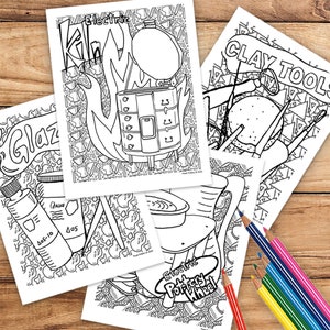 Op de afbeelding: Zwart-witte kleurplaten met verschillende pottenbakkerstools en -apparatuur, waaronder een oven, kleitools, glazuren en een elektrisch pottenbakkerswiel. De pagina's zijn ontworpen om te kleuren door volwassenen en kinderen.