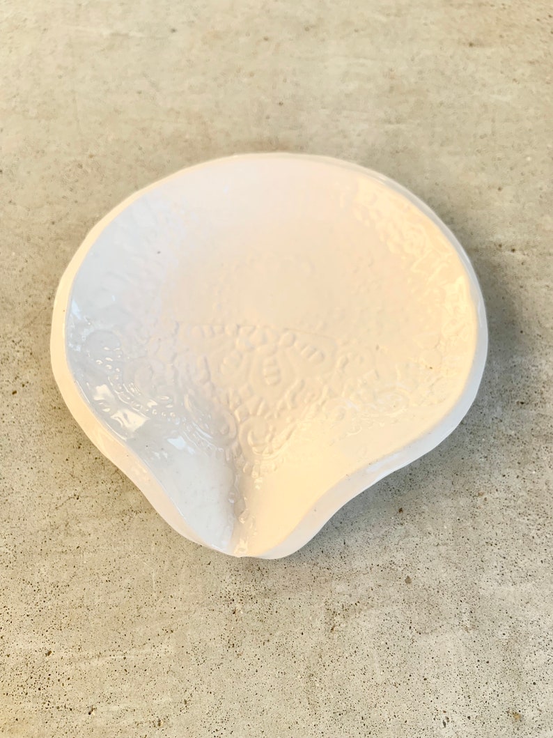 Self-draining Ceramic Soap Dish with Soap//Made in USA Snow