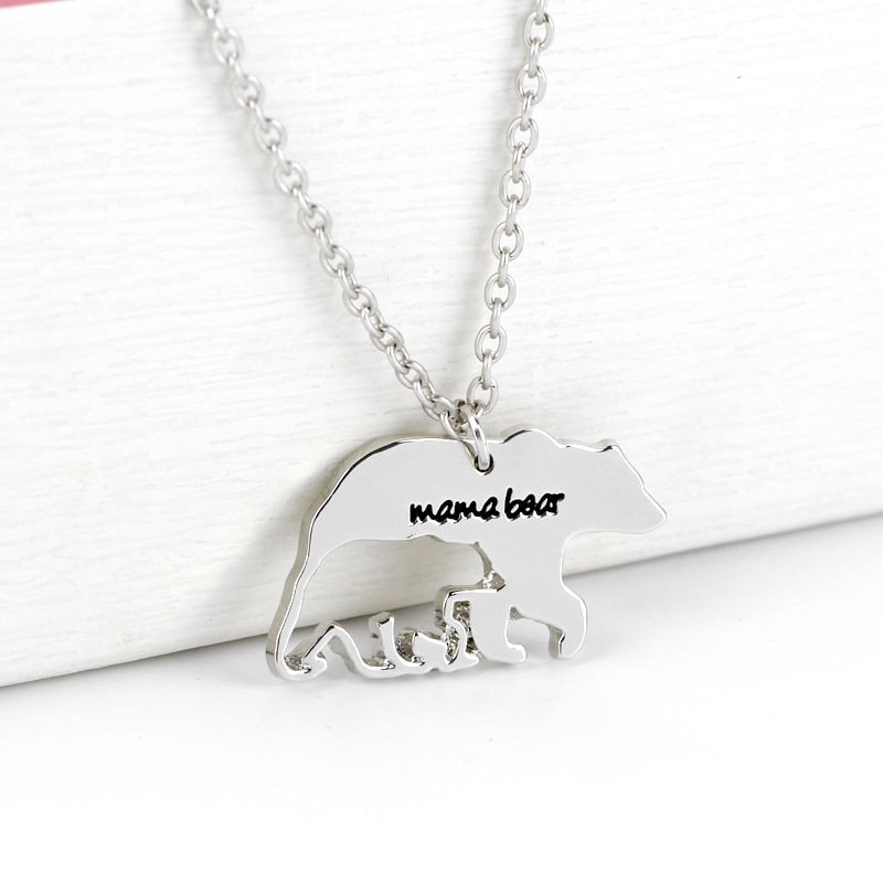 Fashion Womens Engraved Mama Bear Cubs Pendant Necklace Jewelry Charm Gift Mom Fashion Womens Engraved Mama Bear Cubs Pendant Necklace Jewelry Charm Gift Mom