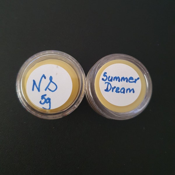 Summer Dream Solid Perfume - Huiles essentielles de pamplemousse, d’orange douce, de lavande, de camomille et de sauge à l’huile de jojoba et à la cire d’abeille