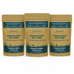 Puede incluir: Tres bolsas verticales de color beige con Kongunadu Special Idly Podi. Cada bolsa muestra el logotipo de sdpmart, el texto Product of India y un peso neto de 150g. El diseño incluye detalles en azul verdoso y un gráfico de paisaje rural.