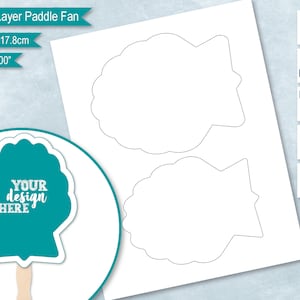Puede incluir: Una plantilla imprimible para un abanico de paleta de dos capas con forma de concha. La plantilla mide 14 cm por 17,8 cm e incluye el texto "YOUR design HERE".