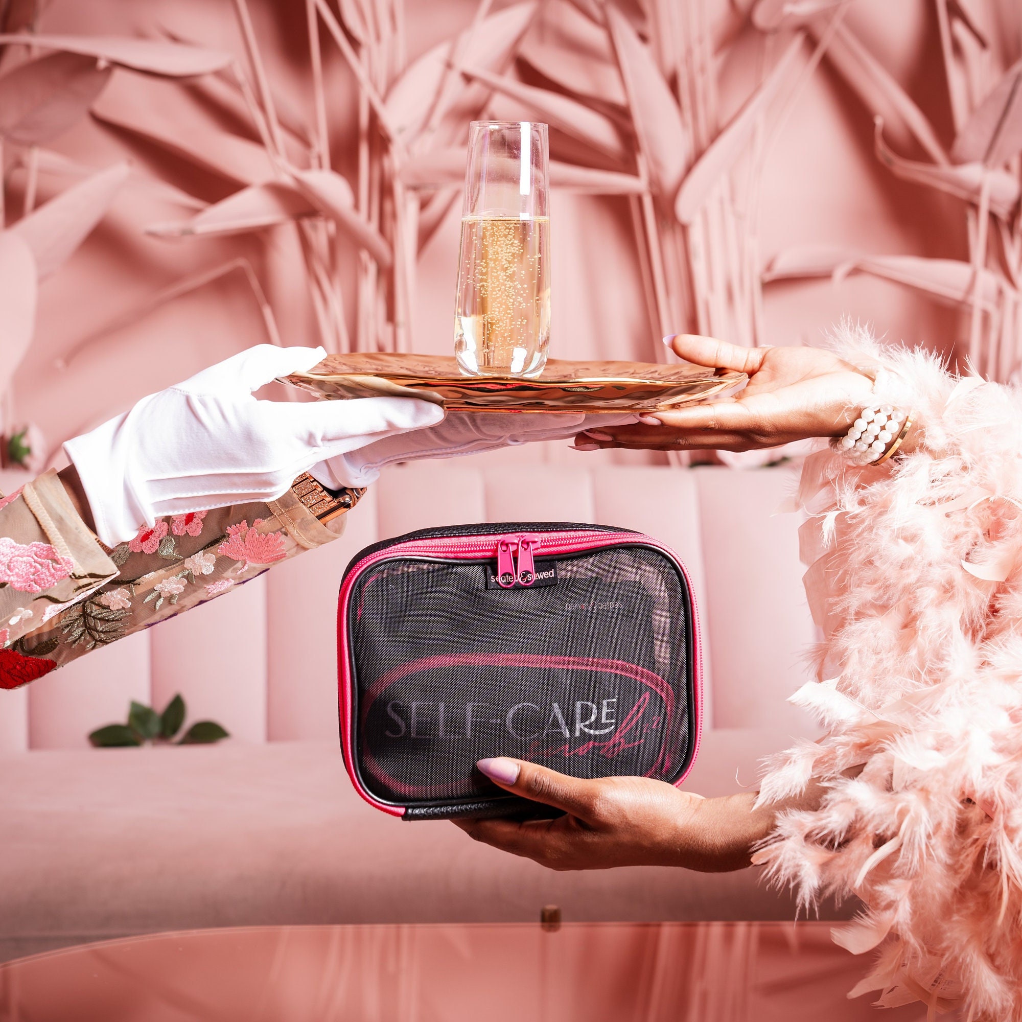 未使用　Emirates エミレーツピンクバッグ 未使用 Emirates エミレーツピンクバッグ 未使用 Emirates