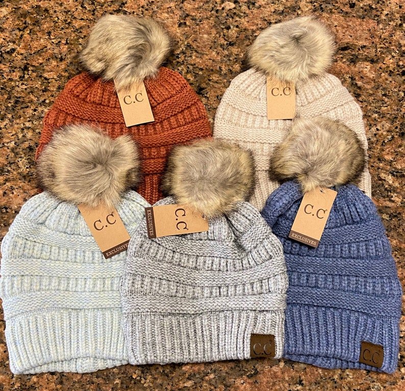 POM POM Beanie *2Tone Color* Woman's Beanie // Winter & Snow Hat **Woman's Hat** 