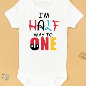 I'm Half way to One onsie, png, SVG, pdf-bestand voor instant downloads, kleurrijk