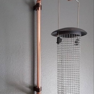 Support de station d&#39;alimentation pour oiseaux suspendu en cuivre fait main