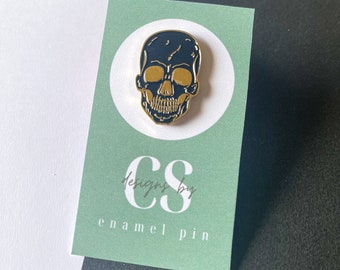 Black and Gold Skull Enamel Pin - Enamel Pin - Cute Pin - Collectable Pin - Pin Badge - Enamel Pin - Halloween Skull Design Enamel Pin