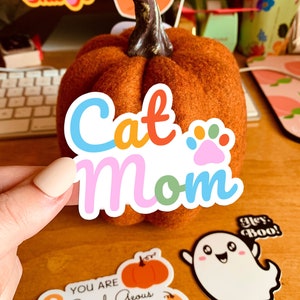 MAGNET Cat Mom |   Fridge Magnet, Car Magnet, Decorative Magnet, Bulletin Board Magnet, Weatherproof Magnet - 4"