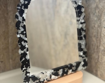 Scalloped Light up Mirror
