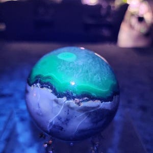 Stunning VOLCANO AGATE Sphere with Beautiful UV/ Uv Reactive / Crystals / Sphere / Volcano Agate Sphere