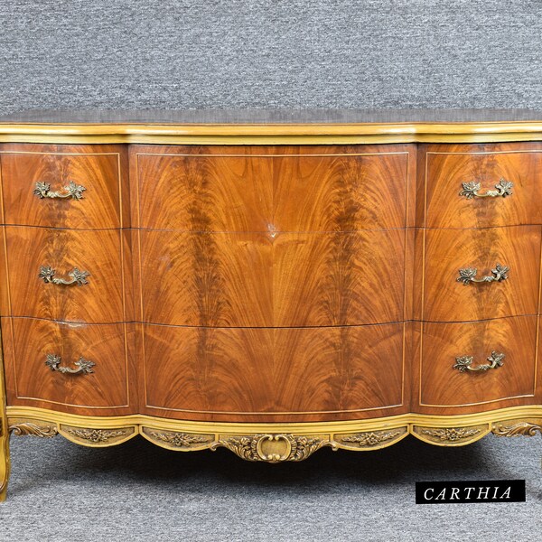 19th Century French Louis XV Style Serpentine Commode Mahogany Veneer Three Drawer Carved Details Dove Tails Joints Original Brass Hardware