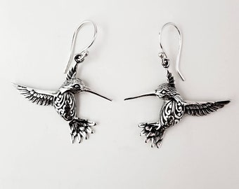 Hummingbird earring, filigree hummingbird earring, sterling silver earring, bird earring