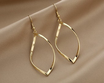 The V Collection earrings yellow gold plated tabiz prehnite dangling earrings for women and girls The V Collection earrings yellow gold plated tabiz prehnite dangling earrings for women and girls