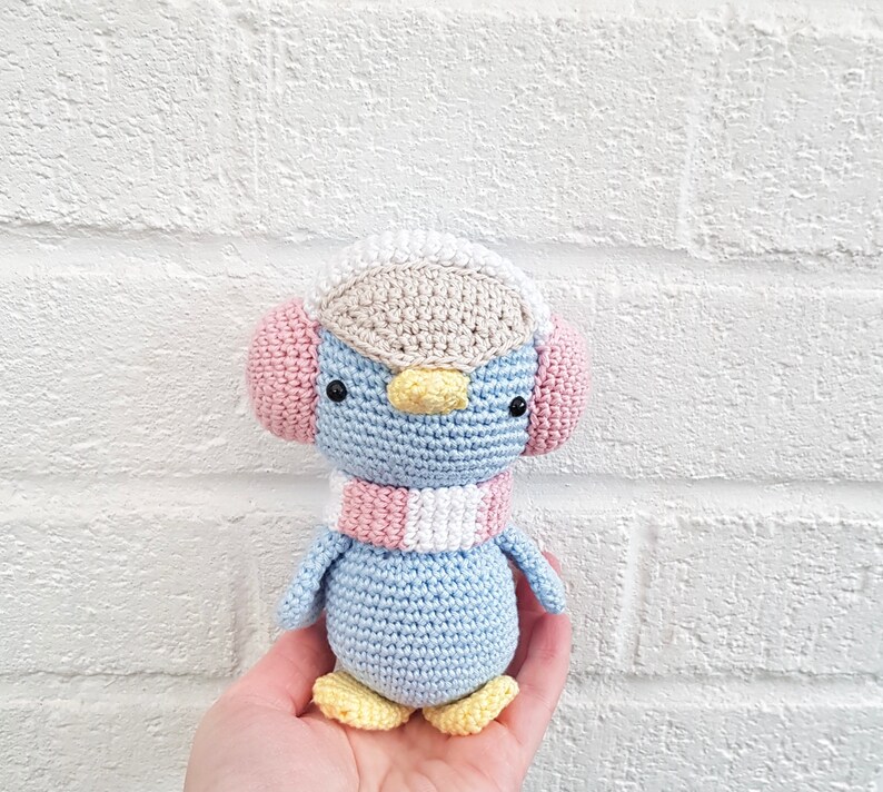 Amigurumi Penguin pattern / Pippa Penguin / Crochet Penguin image 3