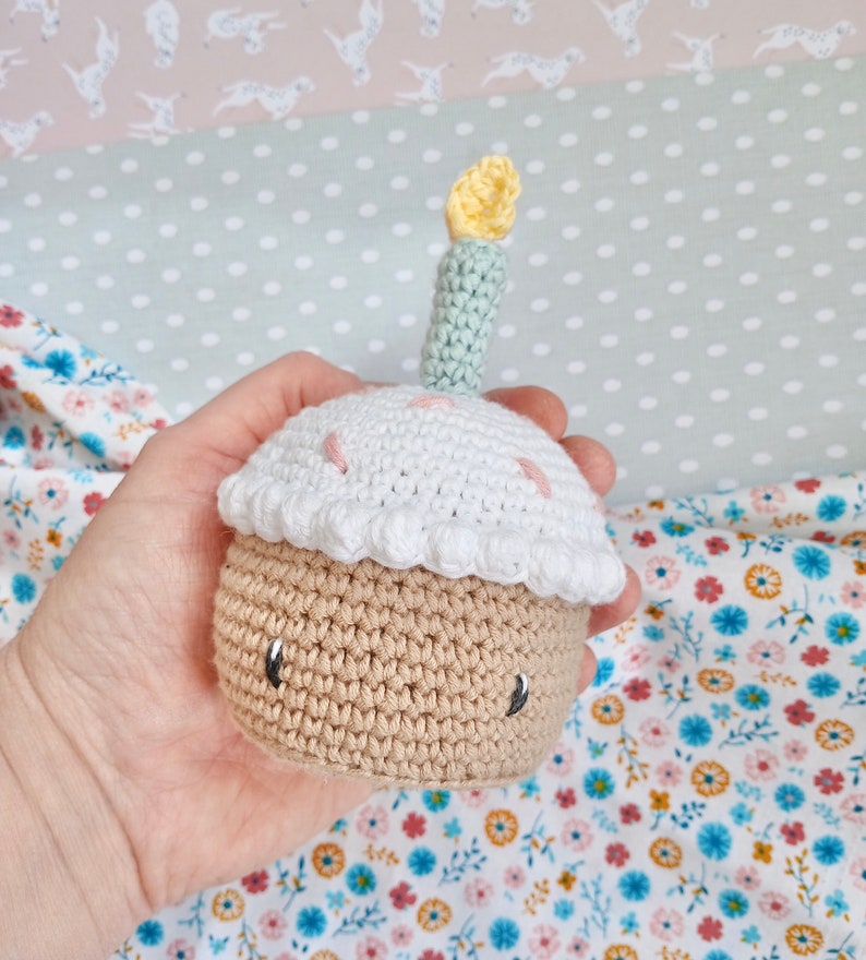 Crochet Birthday Cake Chum Pattern, Amigurumi (PDF Pattern) - Etsy