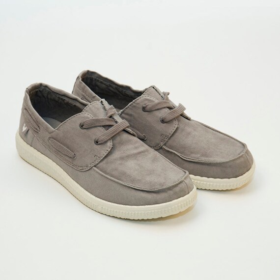 Light deck shoes Clearance