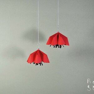 2 Papierblüten Mona zum Hängen /Papierblüten /Papierdeko /Blumen /Design aus Papier /Fensterdeko /Blütenzauber /Dekoartikel /Frühlingsdeko