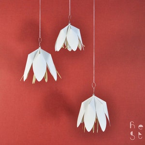 3 Papierblüten Gretel zum Hängen / Glockenblume/ Papierblume /Papierdeko /Blumen /Design aus Papier /Fensterdeko /Dekoartikel /Frühlingsdeko