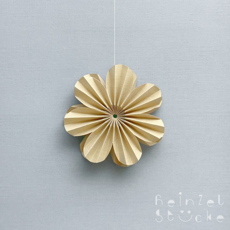 Luna paper flower 10 cm / paper ornament / design made of paper / origami / flower / decorative item / wall decoration / window decoration / white / pink / green / beige/blue Beige