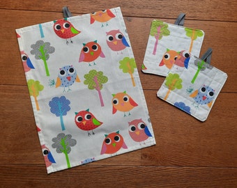 Children's pot holders + tea towel set small kitchen helpers