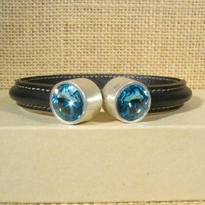 Aquamarine Swarovski Elements Crystal Ends für halbrundes Leder - antikes Silber
