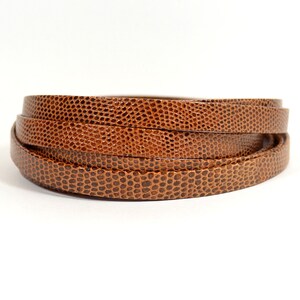 Cuir texturé lézard 10 mm - Marron - Longueur au choix