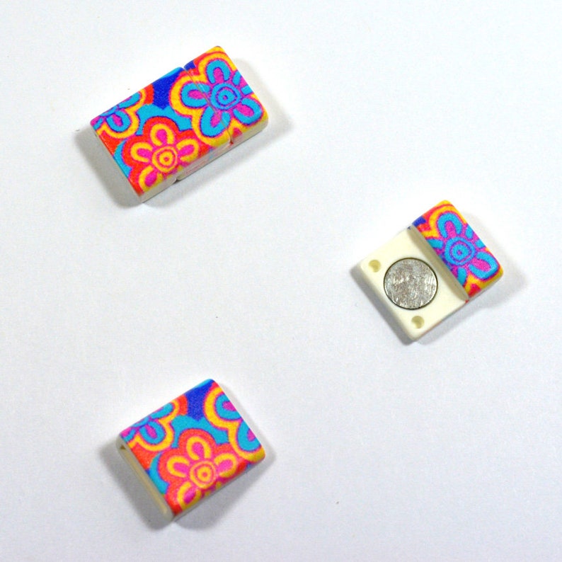 10mm Flat Lightweight Acrylic Clasps Pop Art Flowers Choose Your Quantity